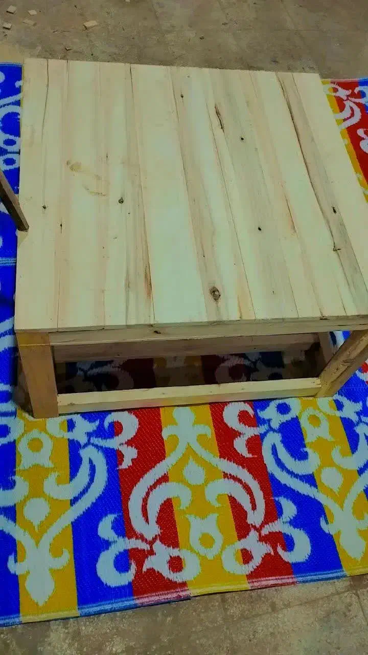 کرسی تمام چوب|صندلی و نیمکت|سبزوار, قلعه‌نو دهزار|دیوار