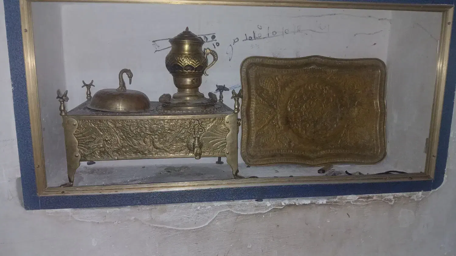 سرویس کامل منقل و سماور برنجی|کلکسیون اشیاء عتیقه|شوشتر, |دیوار