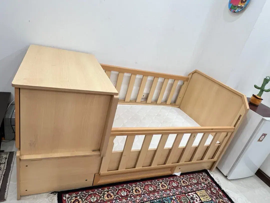 تخت سالم کودک . نوجوان|تخت و سرویس خواب|کاشان, فین بزرگ|دیوار