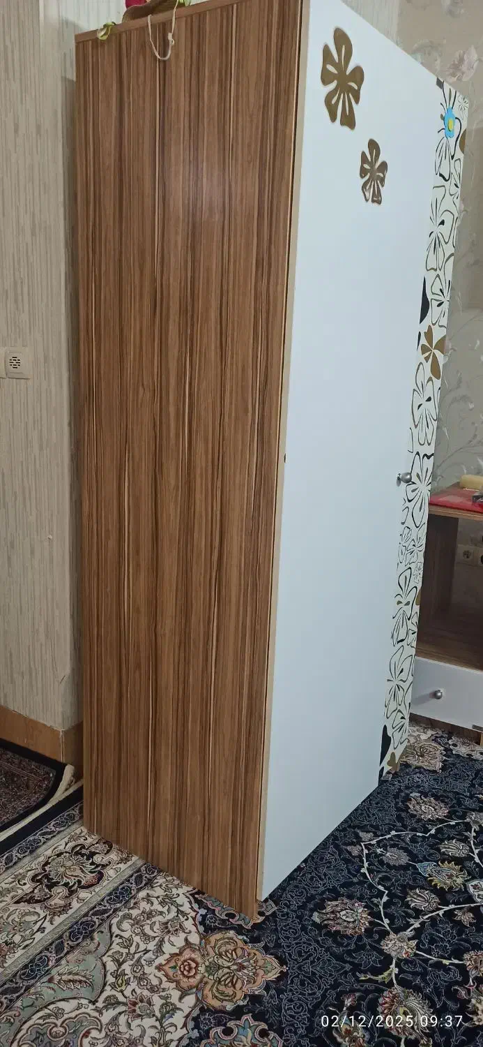 میز کامپیوتر و کمد لباس|میز تحریر و کامپیوتر|زاهدان, |دیوار