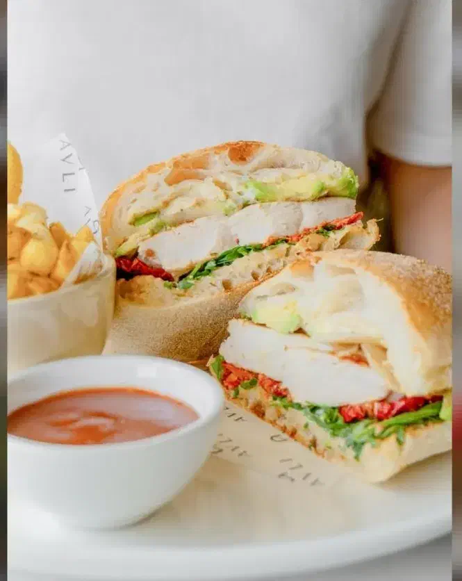 پیتزا زن کمک اشپز و سالنکار|استخدام خدمات فروشگاه و رستوران|ایزدشهر, |دیوار