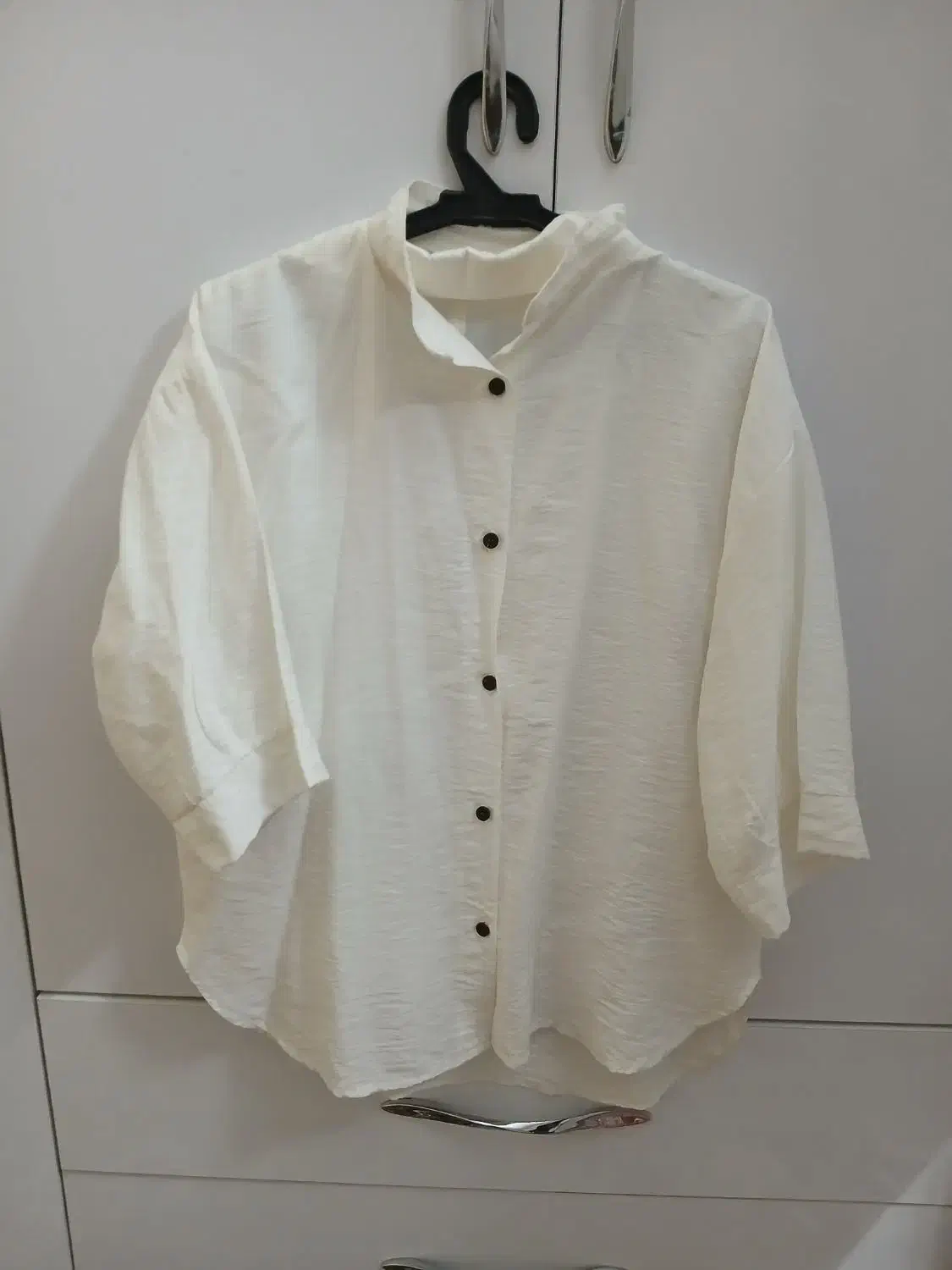 مانتو سفید|لباس|مشهد, بهاران|دیوار