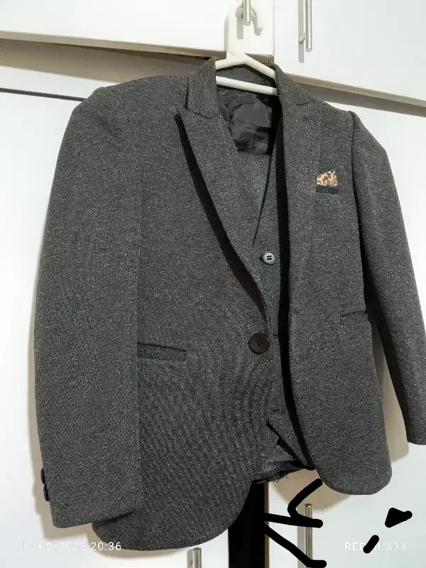 لباس|لباس|گلبهار, شهر جدید گلبهار|دیوار