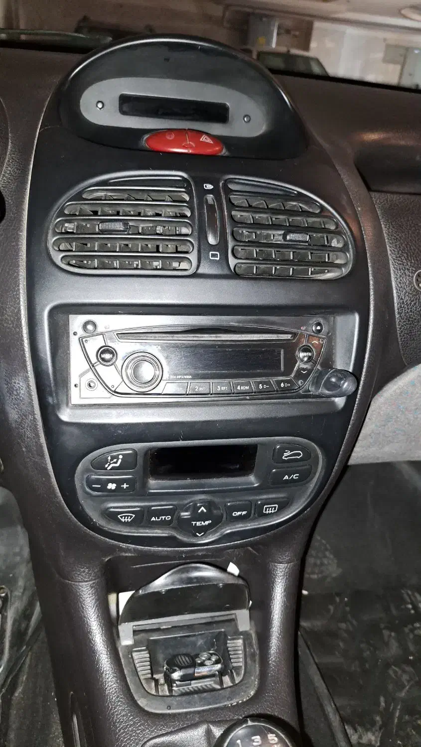 206  v8 وی ۸ کم کارکرد سند دست اول متور 1600|خودرو سواری و وانت|کرج, گلشهر|دیوار