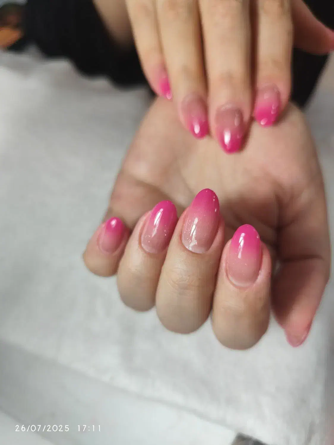 کاشت ناخن|خدمات آرایشگری و زیبایی|خمینی‌شهر, |دیوار