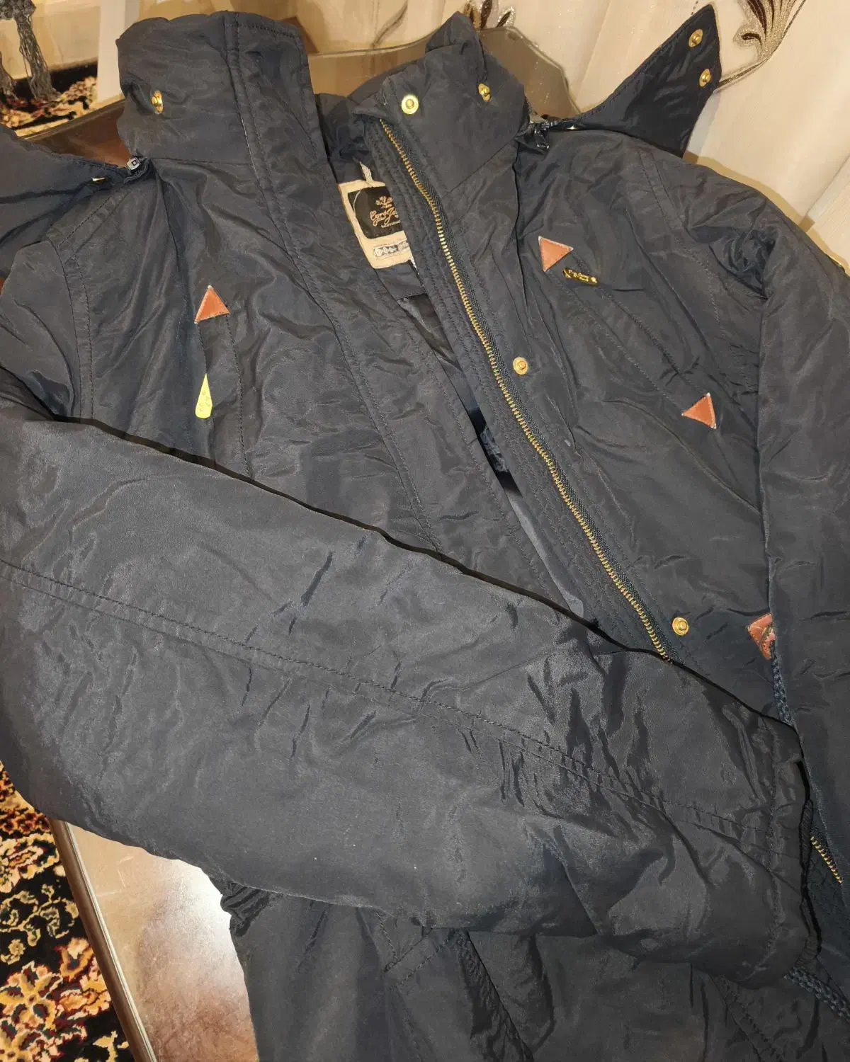 فروش یا معاوضه مانتو، پالتو و کاپشن درحد نو واقعی|لباس|تهران, فلسطین (میدان انقلاب)|دیوار