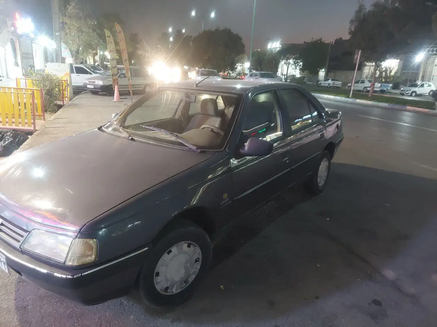 پژو ۴۰۵  مدل ۹۸ دوگانه فابریک|خودرو سواری و وانت|شاهین‌شهر, حافظ جنوبی|دیوار