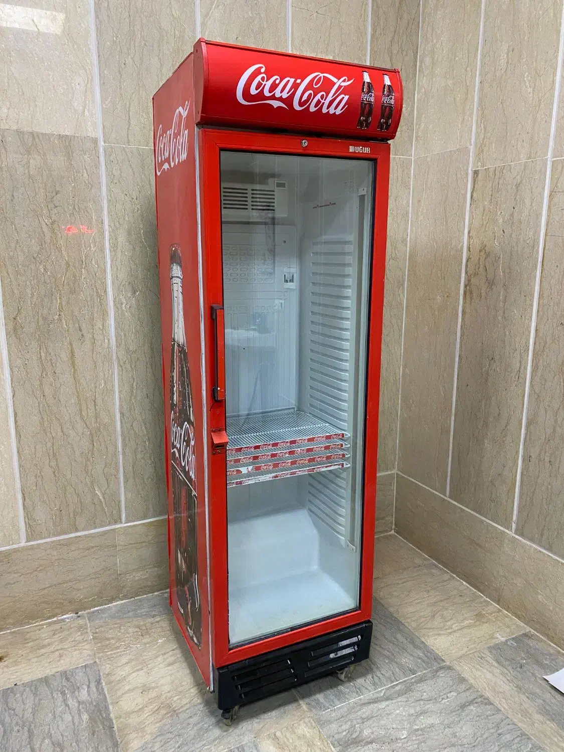 یخچال نوشابه کوکا اوگور ترکیه چرخ دار مدل 2019|کافی‌شاپ و رستوران|تهران, تهرانسر مرکزی|دیوار