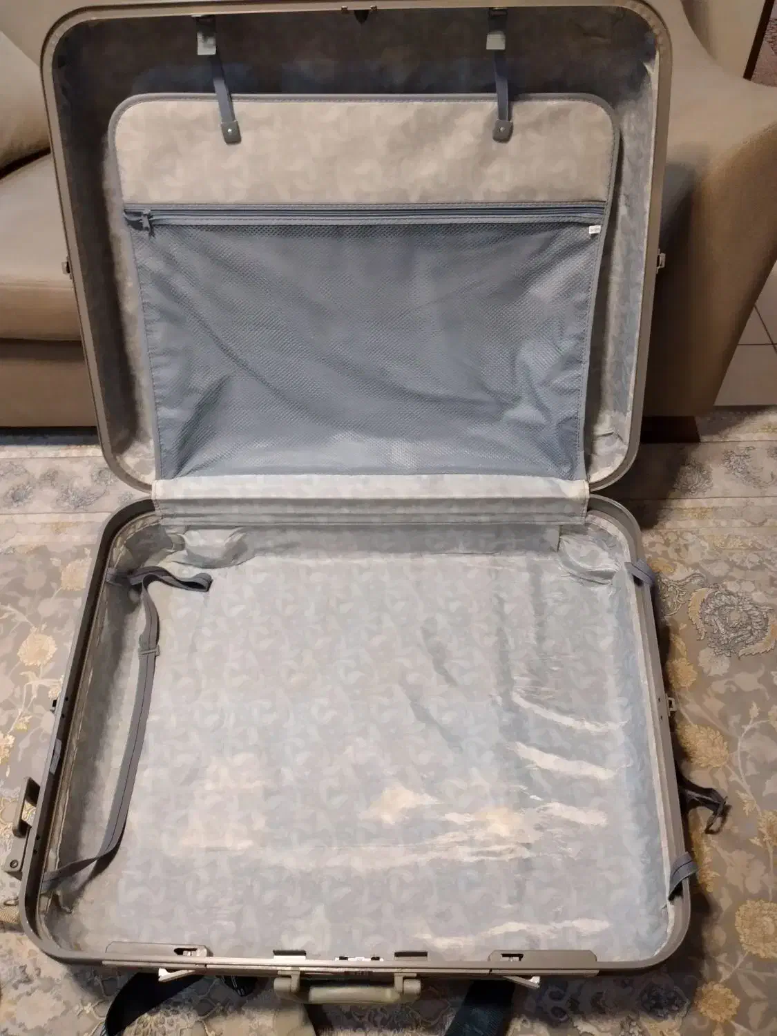 چمدان ژاپنی اکسپرس|کیف، کفش، کمربند|شیراز, فرهنگ شهر|دیوار