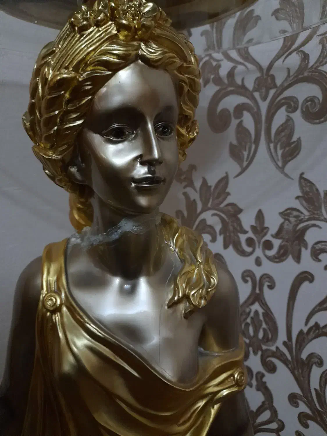 آباژور همراه میز|چراغ خواب و آباژور|مشکیندشت, |دیوار