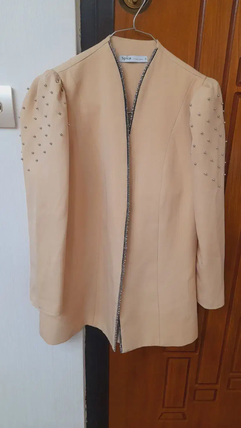 کت تک|لباس|رباطکریم, نصیرشهر|دیوار