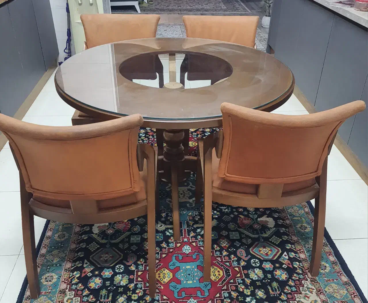 میز نهار خوری ۴ نفره گرد|میز و صندلی غذاخوری|اهواز, شهرک نفت|دیوار