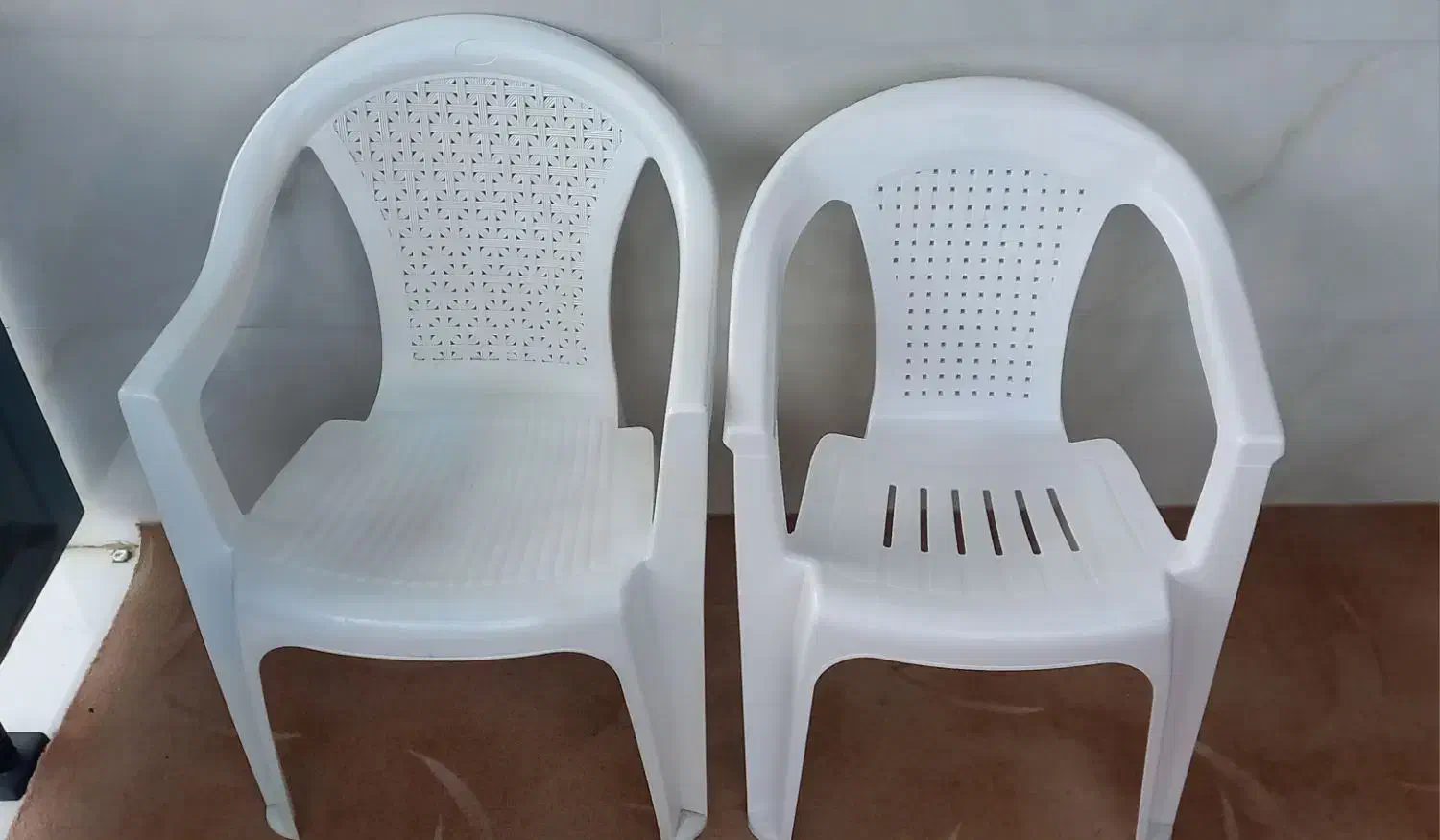 2 تا صندلی پلاستیکی ناصر|صندلی و نیمکت|گرگان, |دیوار