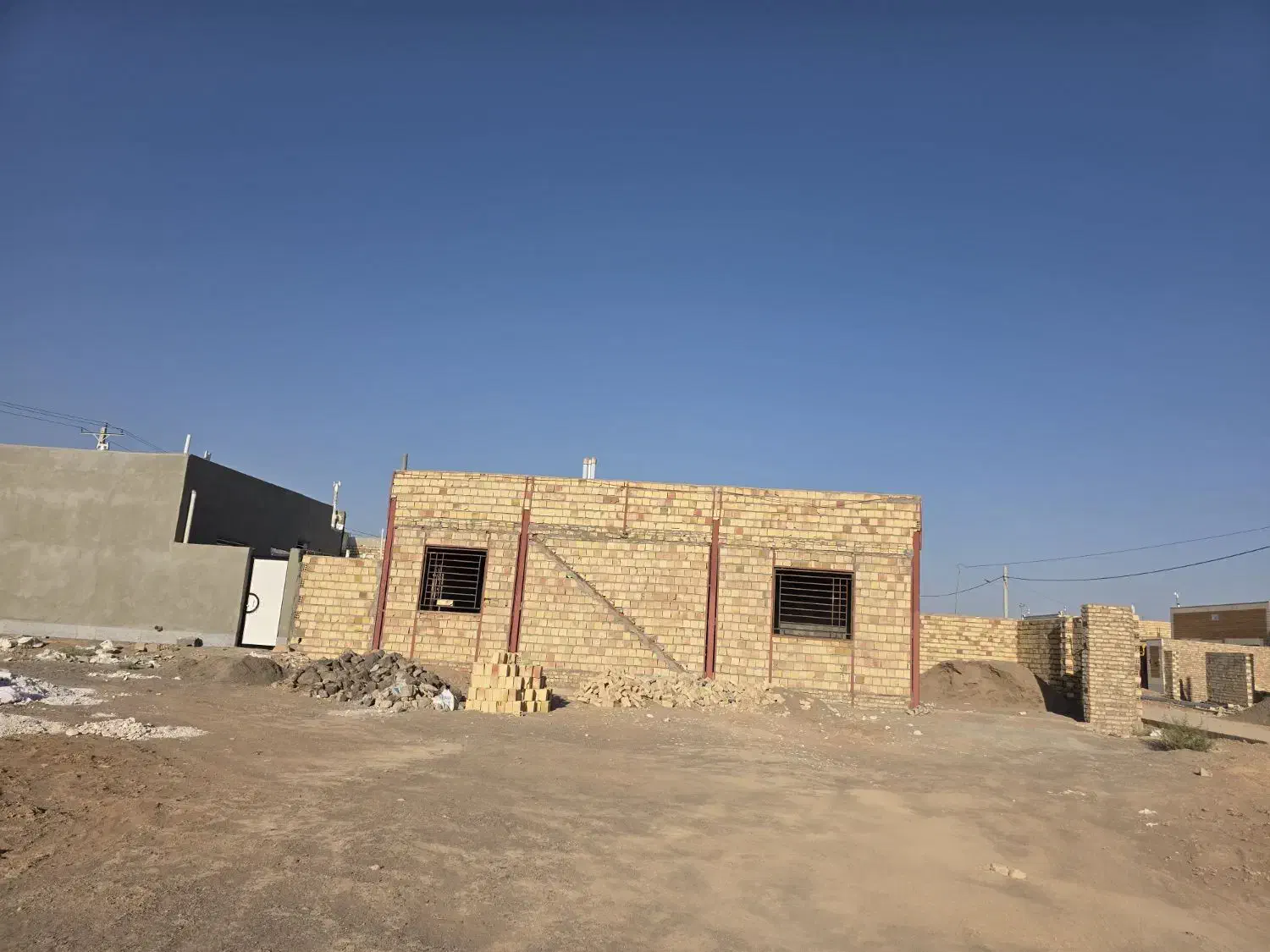 منزل ویلایی شمالی شهرک اندیشه حاشیه خیابان اصلی|فروش خانه و ویلا|سربیشه, |دیوار