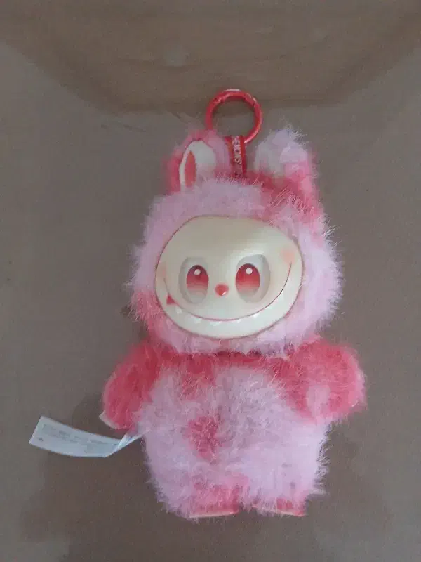 عروسک لبوبو|اسباب‌‌بازی|سرعین, |دیوار