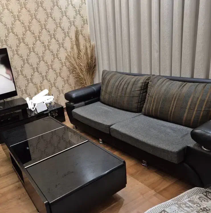 یه دست مبل ۷ نفره با جلو مبلی کامل|مبلمان خانگی و میز عسلی|لنگرود, |دیوار