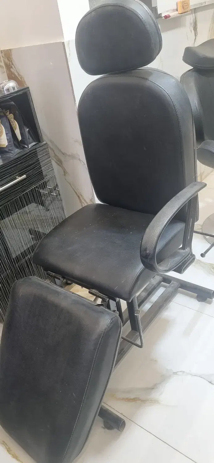 صندلی|صندلی و نیمکت|فردوس (خراسان), |دیوار