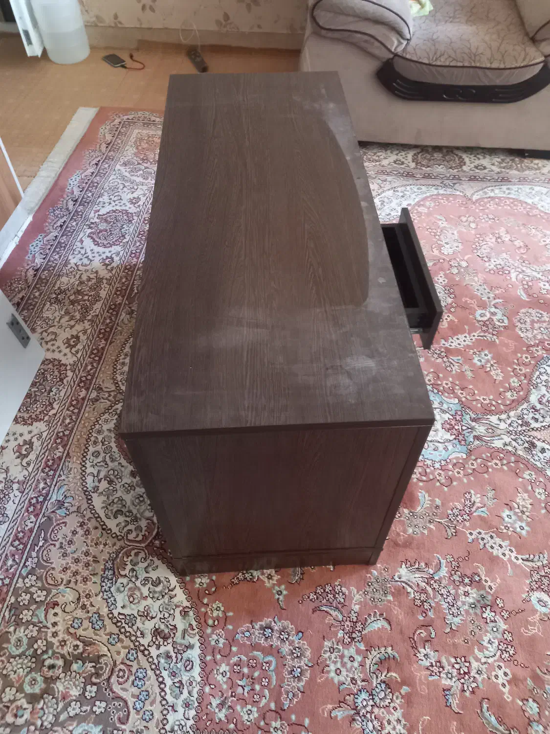 میز تلویزیون چوبی در حد نو قهوه ای پررنگ|میز تلویزیون|قم, پردیسان|دیوار