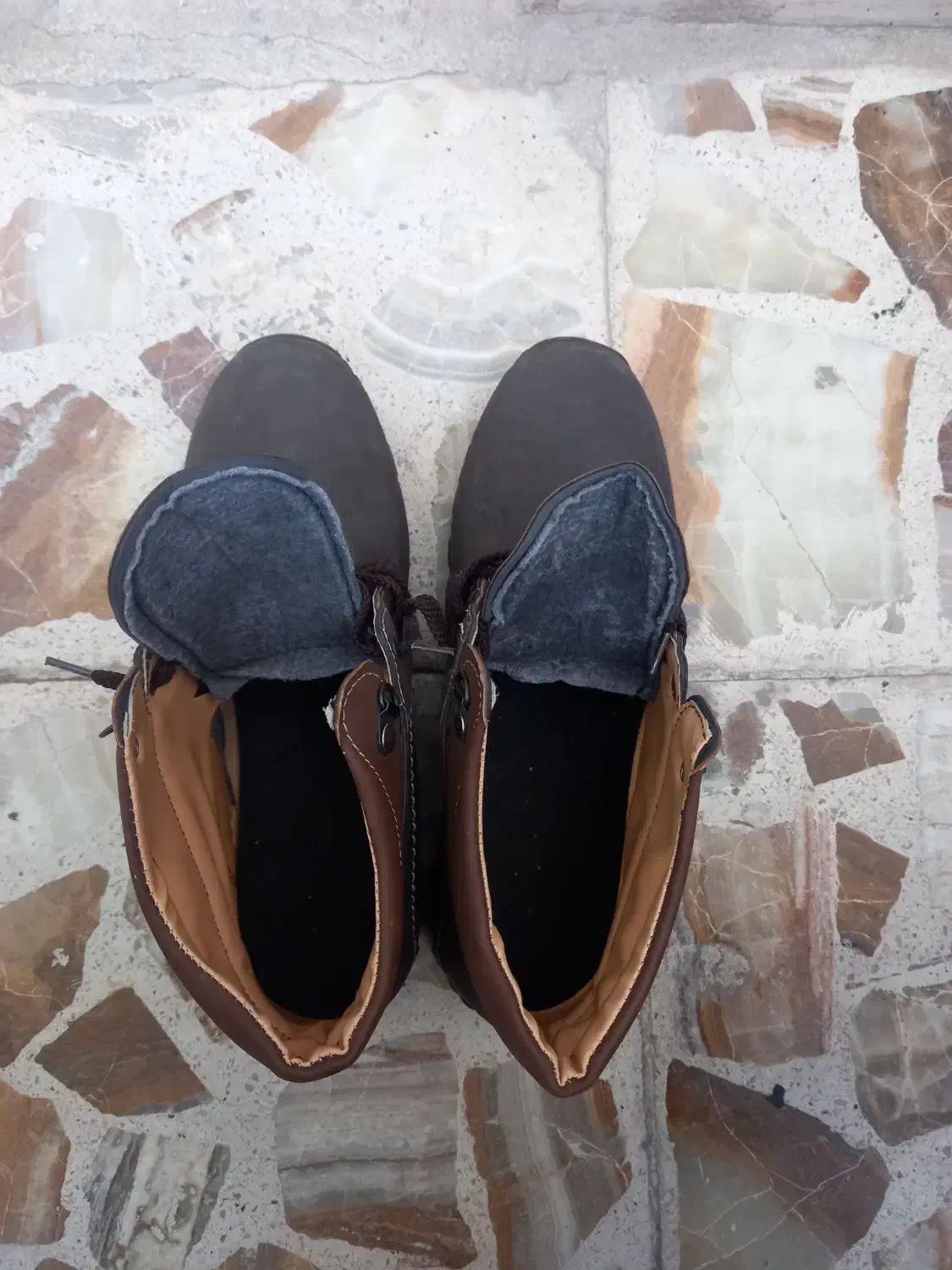 یک جفت نیم بوتین چرم قیمت ۳۰۰۰۰۰۰۰|کیف، کفش، کمربند|کرمانشاه, |دیوار