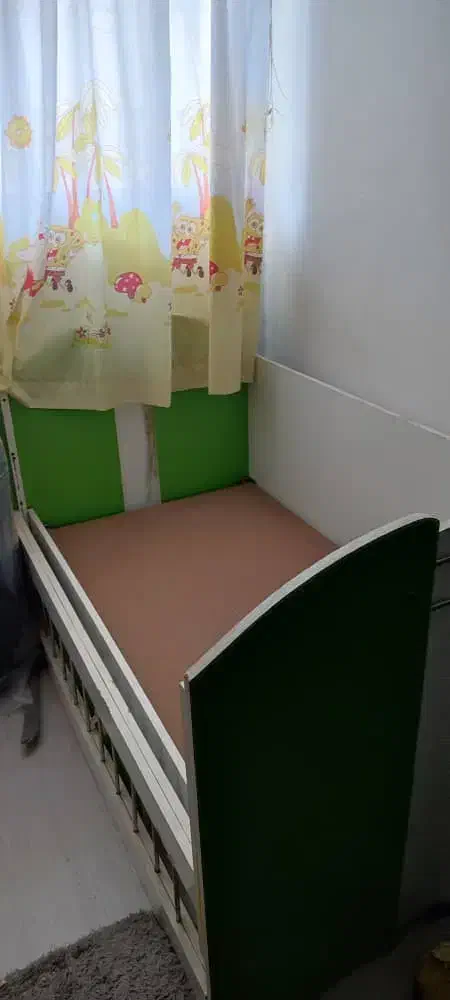 تخت کودک|تخت و صندلی بچه|رشت, چله خانه|دیوار