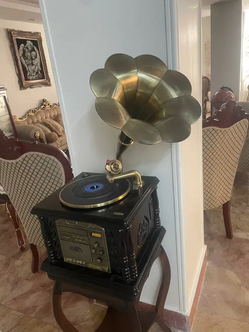 گرامافون|صوتی و تصویری|کرج, باغستان|دیوار