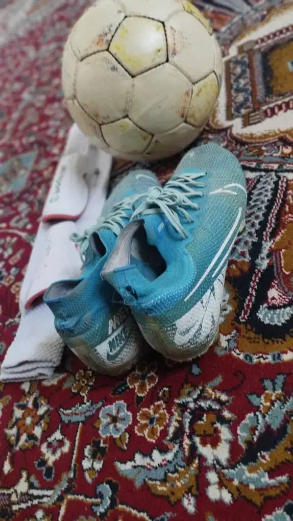 کفش و توپ چمن|تجهیزات ورزشی|دهدشت, |دیوار