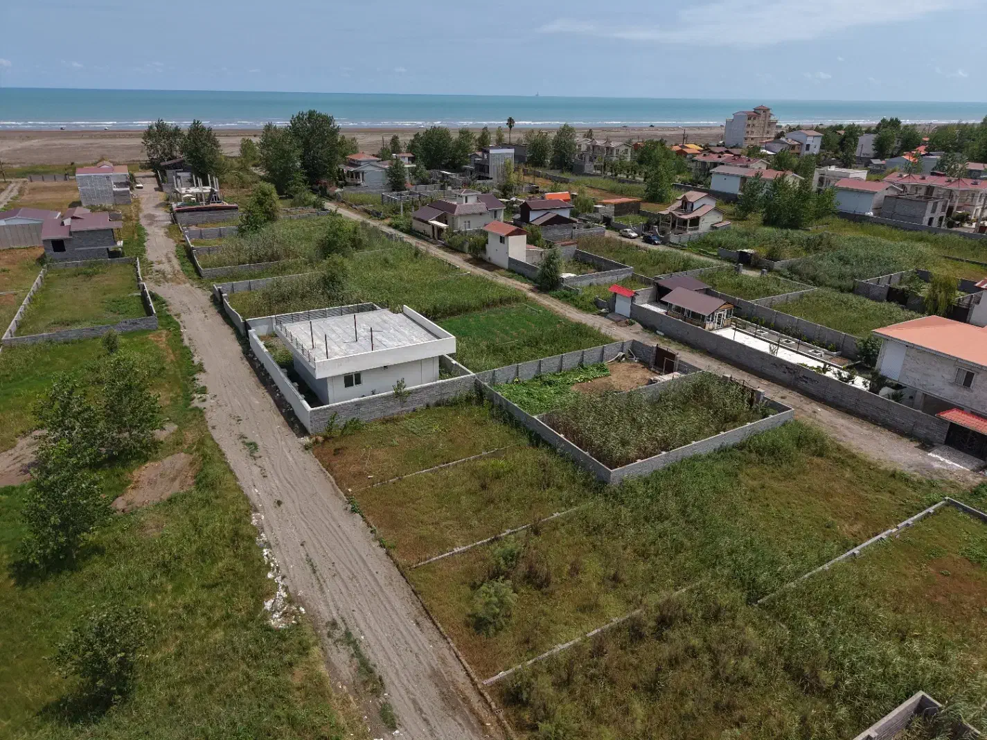 زمین محصور شده ساحلی باقابلیت ساخت 2قدمی ساحل آبی|فروش زمین و ملک کلنگی|رشت, دیانتی|دیوار