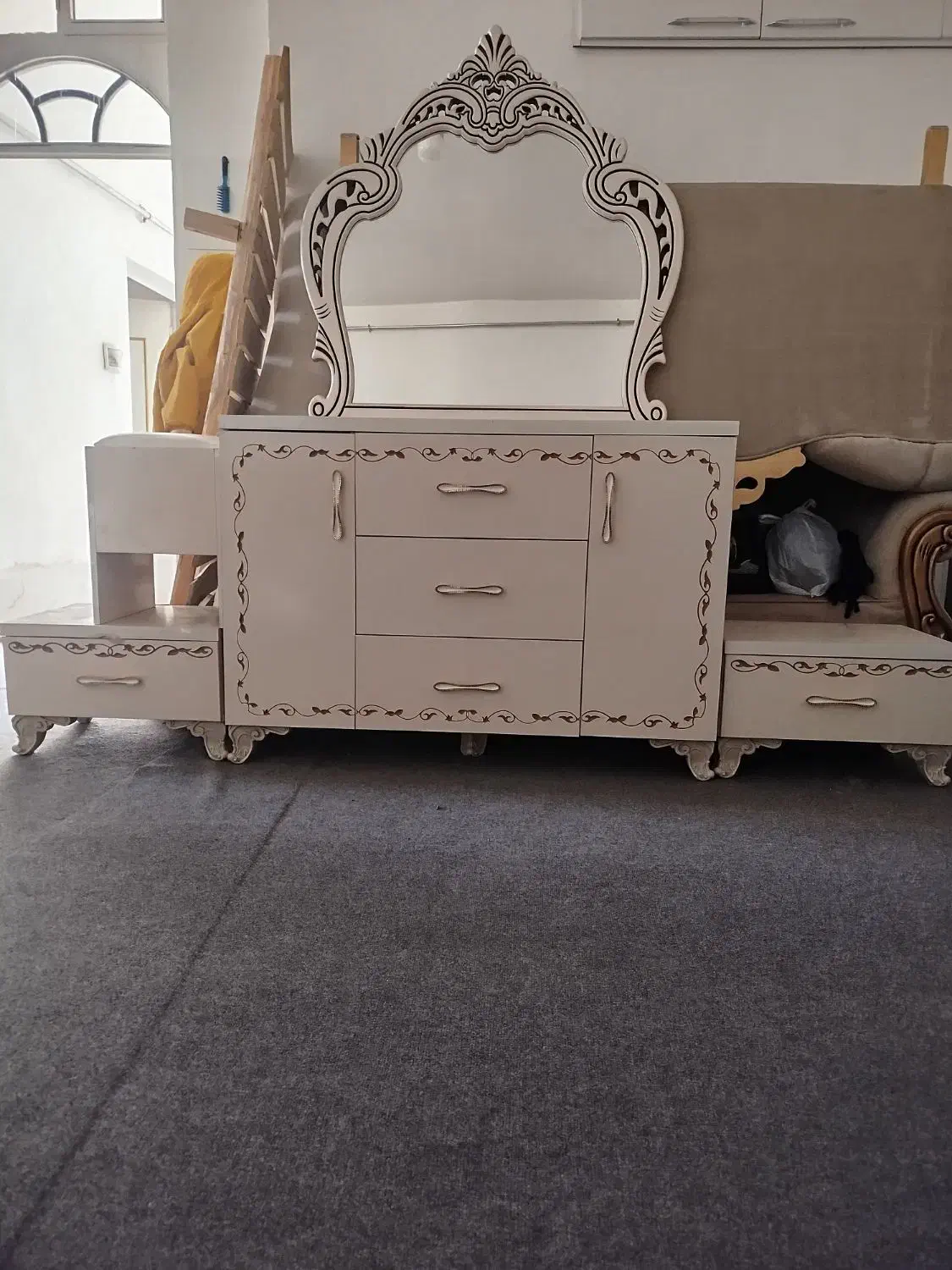 مبل و میز آرایشی|مبلمان خانگی و میز عسلی|ارومیه, |دیوار