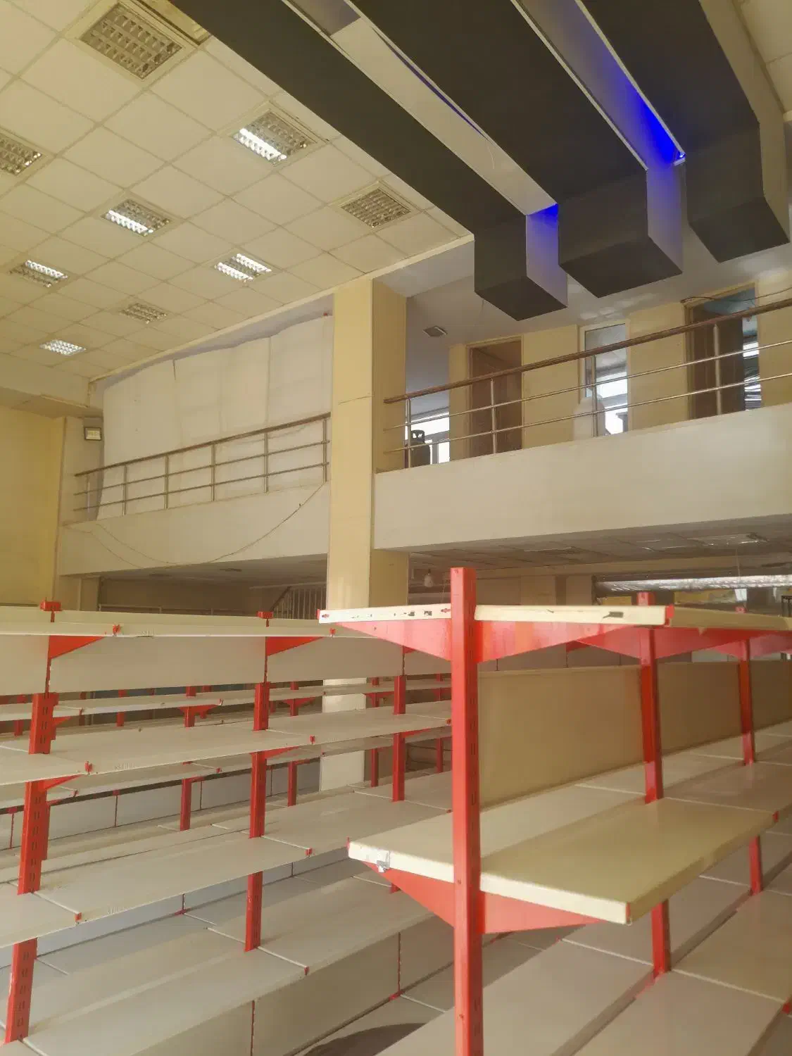 ۲۰۰ تجاری بر بلواراصلی /تخلیه/موقعیت عالی|اجارهٔ مغازه و غرفه|پرند, فاز ۲|دیوار