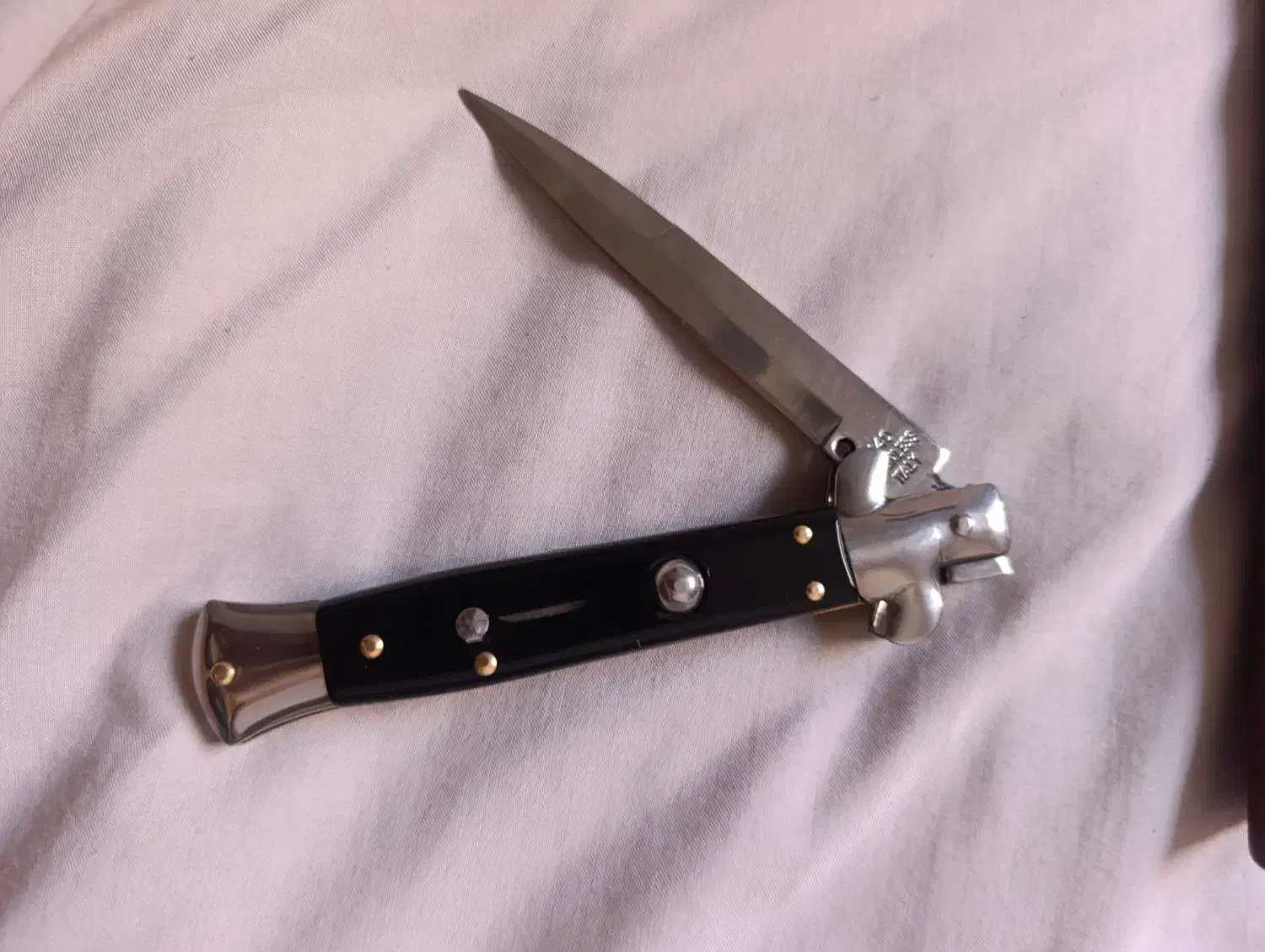 تعدادی کارد و چاقو|کلکسیون اشیاء عتیقه|قزوین, |دیوار