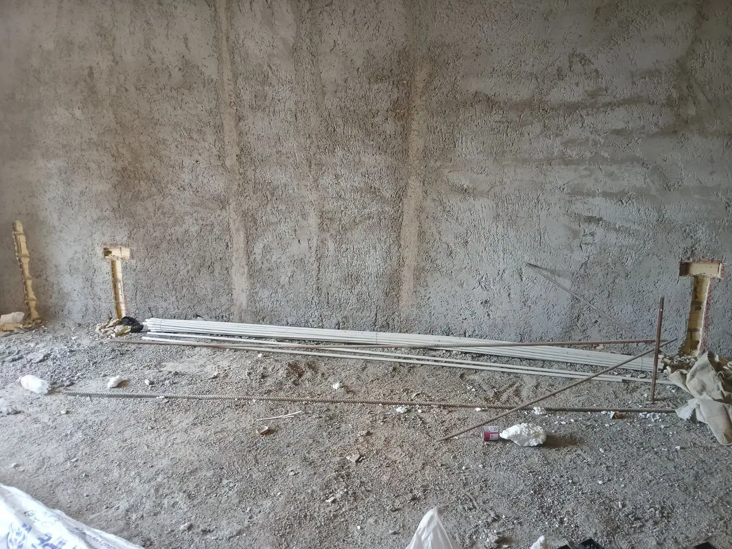 نیاز مند کارگر برق کار و نیمه ماهر|استخدام معماری، عمران و ساختمانی|اهواز, کوی باهنر|دیوار