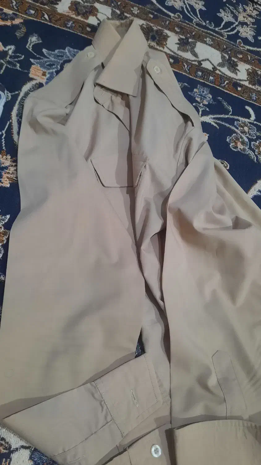 پیراهن خاکی نظامی|لباس|بندرعباس, |دیوار