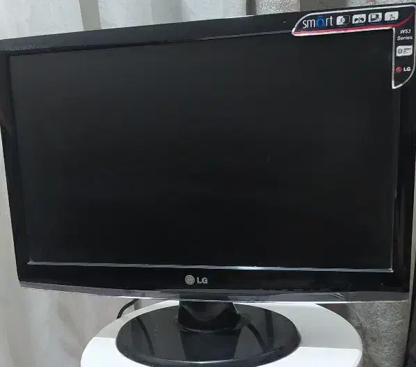 مانیتور ال ای دی مدل ال جی|قطعات و لوازم جانبی رایانه|میناب, |دیوار