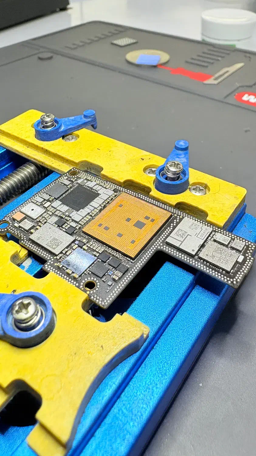 مرکز تعمیرات تخصصی آیفون و اندروید|خدمات رایانهای و موبایل|شیراز, فرهنگ شهر|دیوار
