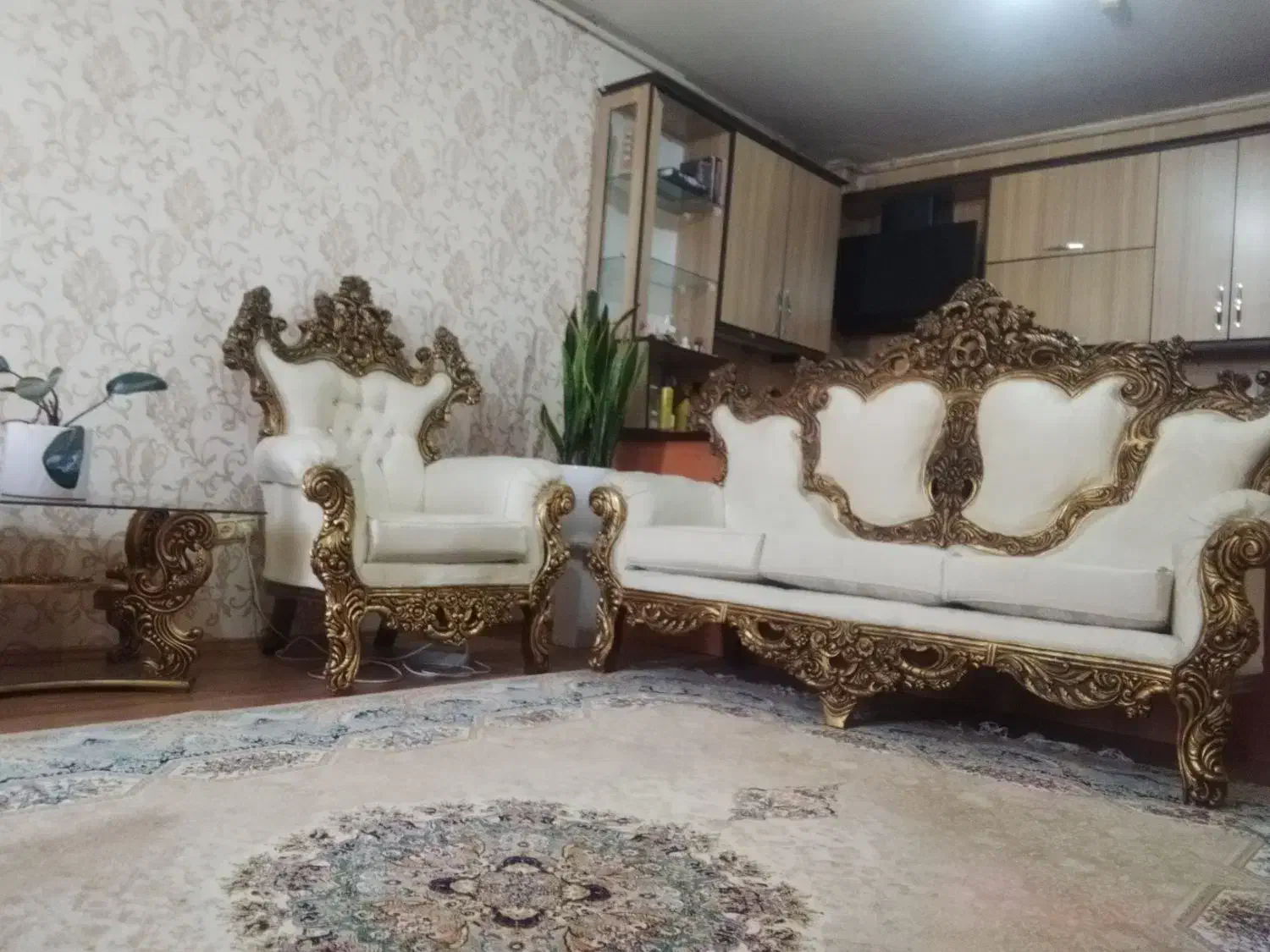 مبلمان|مبلمان خانگی و میز عسلی|پرند, فاز ۵|دیوار