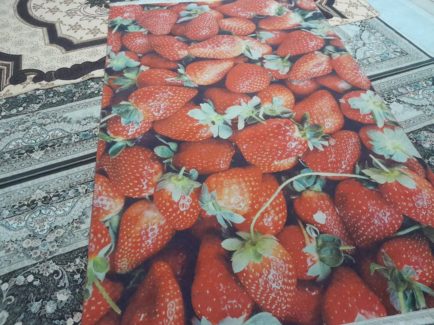 فرش ۴ متری طرح میوه ای|فرش|محمدشهر, شهرک چمران|دیوار