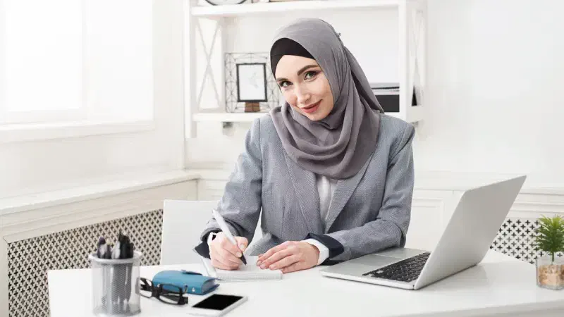 منشی جهت امورات مدیرعامل|استخدام اداری و مدیریت|مشهد, راهنمایی|دیوار