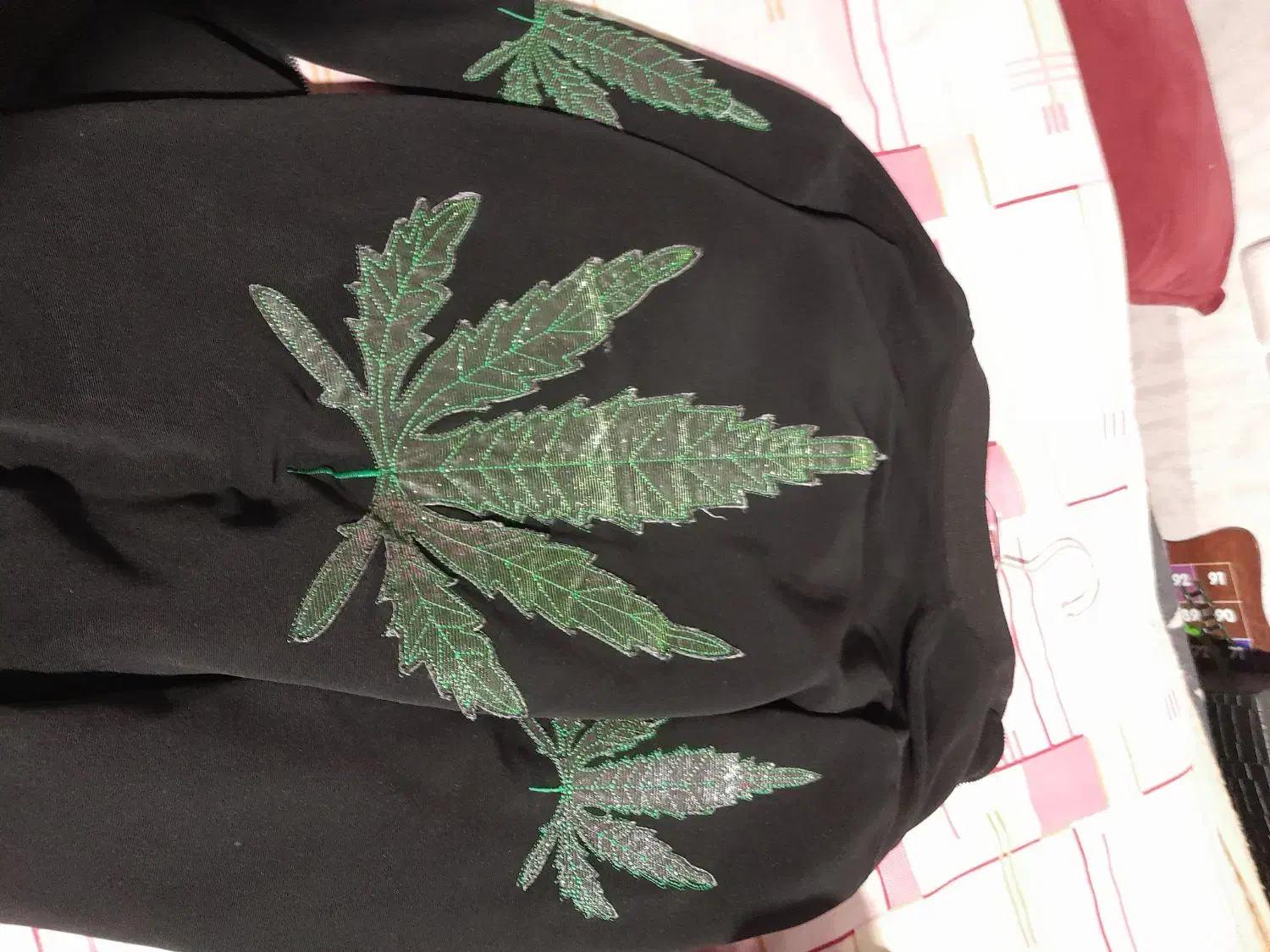 کاپشن|لباس|تهران, والفجر (افسریه)|دیوار