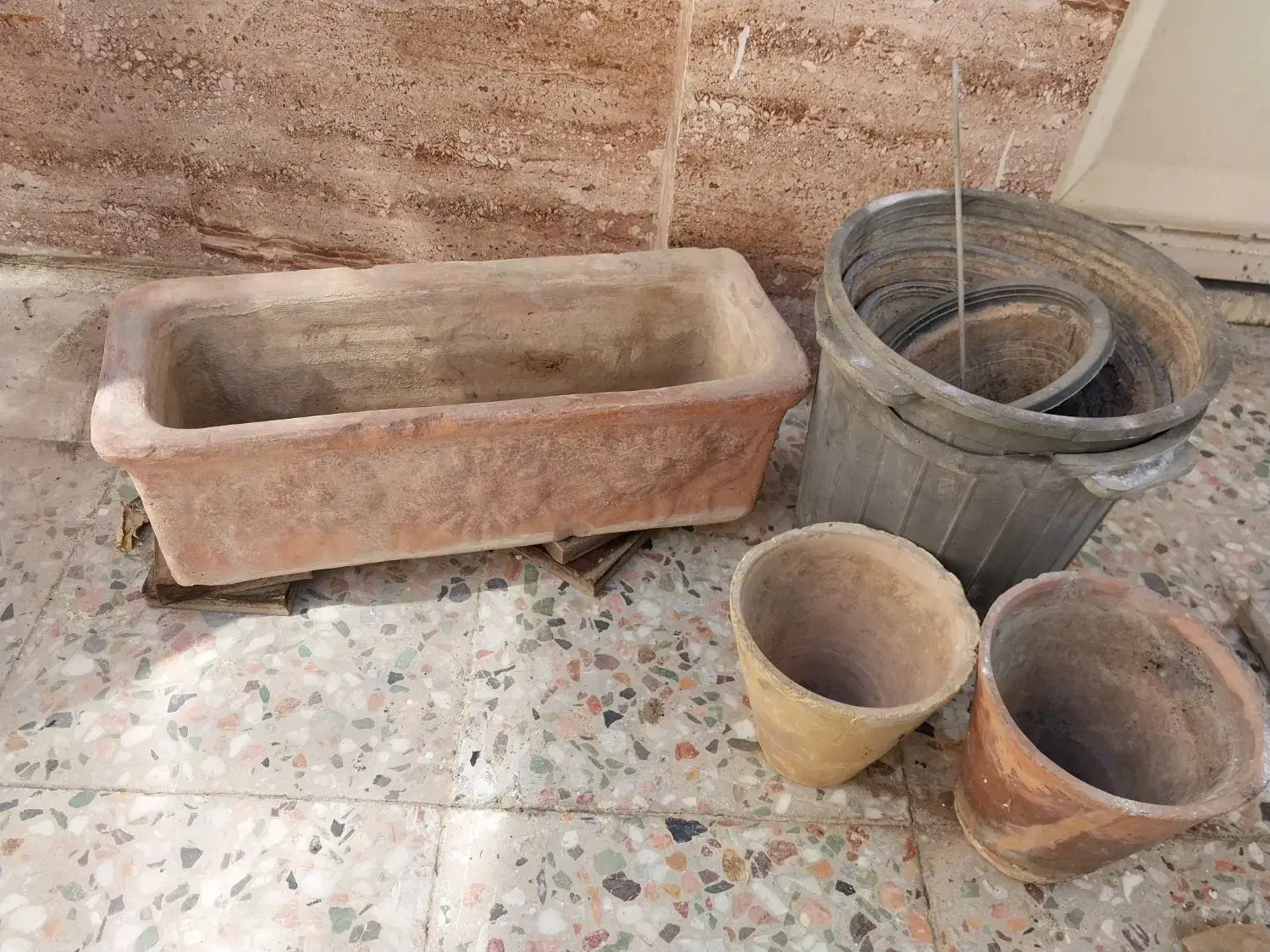 ۹عدد گلدان کوزه ای و پلاستیکی ۱۲۰|حراج|ایذه, |دیوار