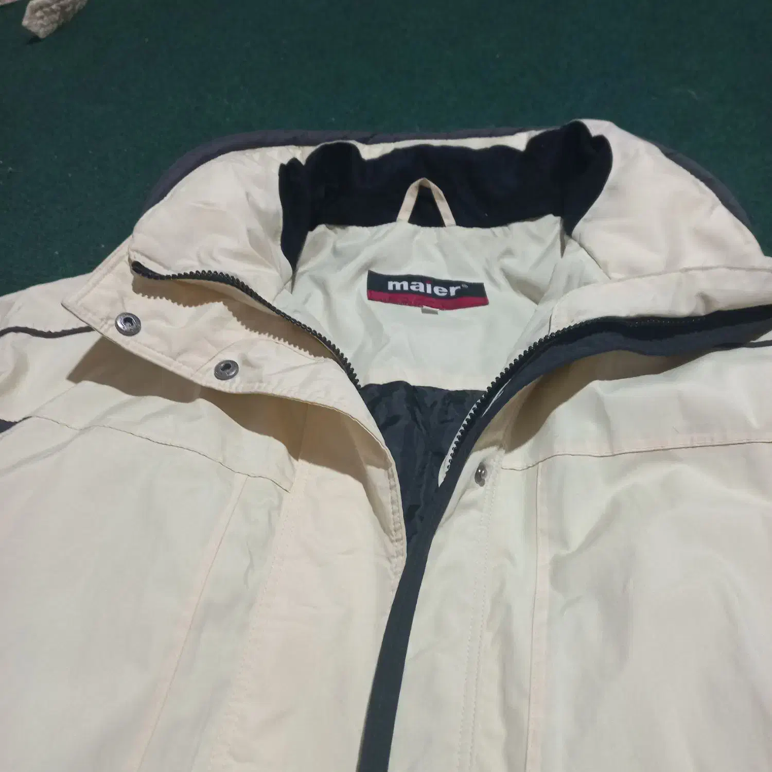 کاپشن خارجی|لباس|گرگان, |دیوار