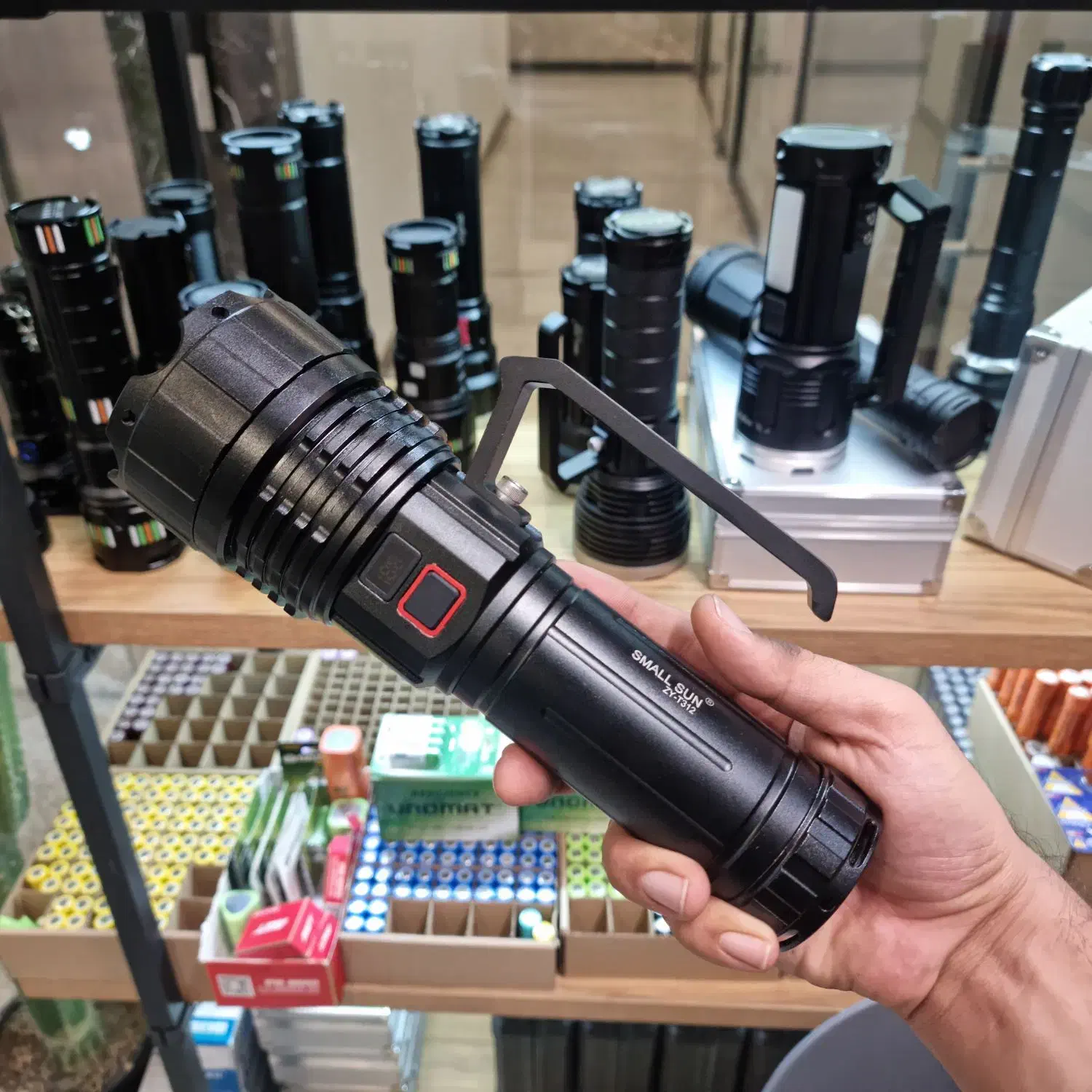 چراغ قوه دور برد زوم دار جدید اسمال سان مدل t312|کوهنوردی و کمپینگ|تهران, لاله زار|دیوار