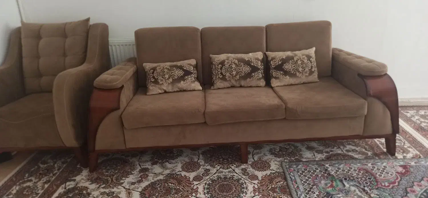 مبلمان ۷ نفره همراه با سه عسلی کوچک|مبلمان خانگی و میز عسلی|الشتر, |دیوار