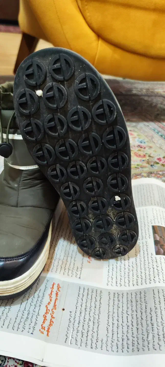 کفش زمستانی|کیف، کفش، کمربند|رشت, بوسار|دیوار