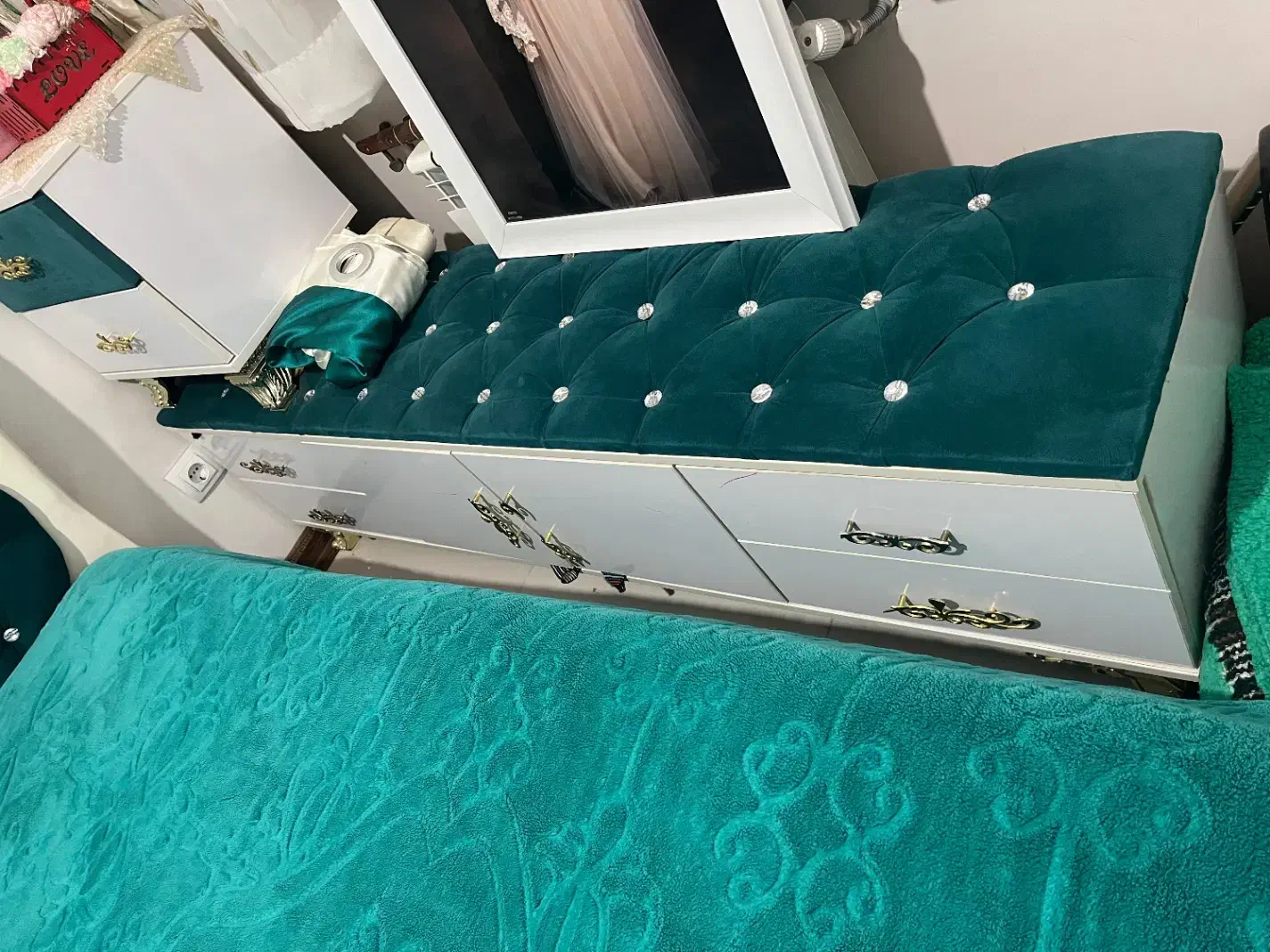 سرویس خواب دونفره|تخت و سرویس خواب|شیراز, زند|دیوار