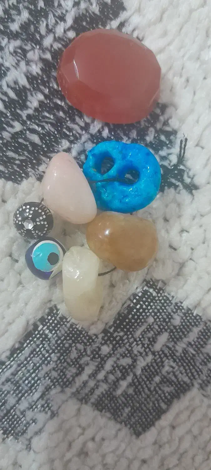 سنگ های قدیمی|جواهرات|دوگنبدان, |دیوار