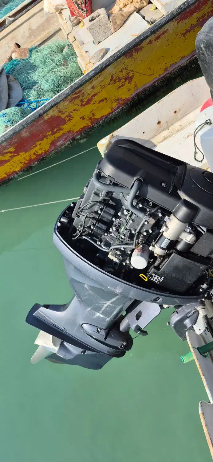 موتور قایق ۱۰۰ یاماها و تشت ۲۷ فوت بندری|قایق و سایر وسایل نقلیه|دلوار, |دیوار