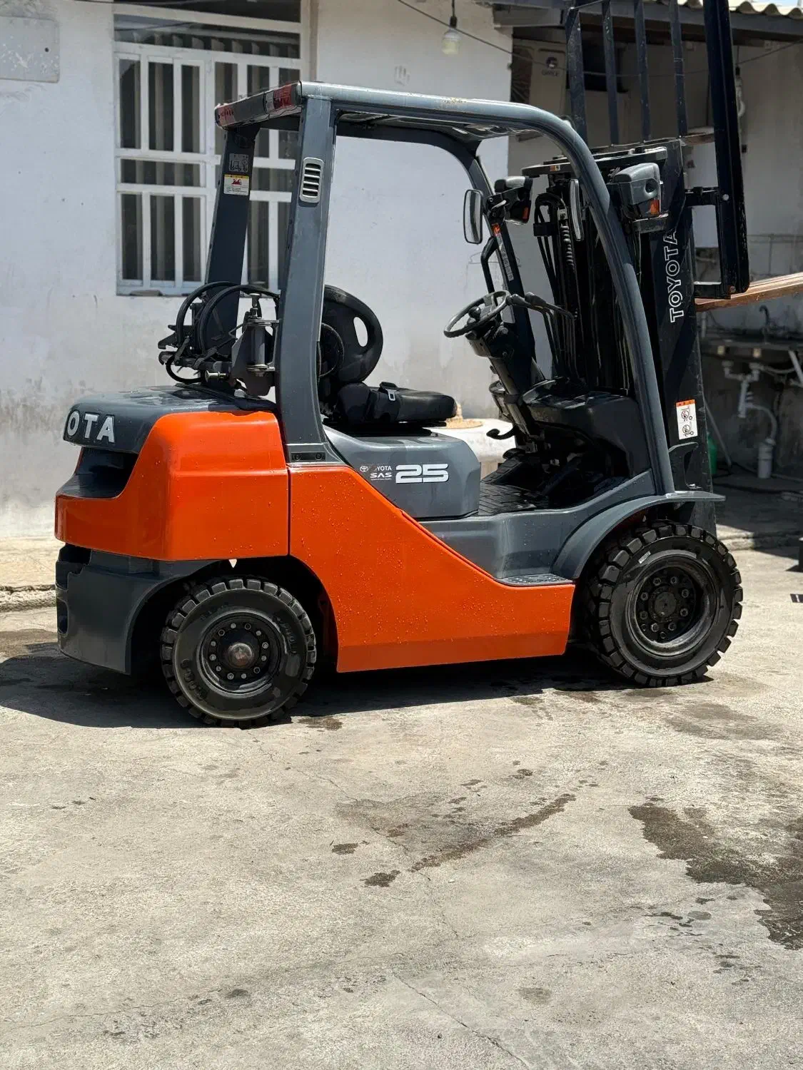 لیفتراک تویوتا ۲/۵|خودرو سنگین|شیراز, پادگان ولیعصر|دیوار