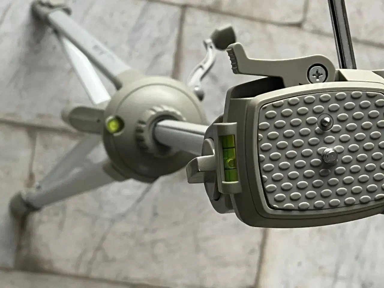 پایه دوربین|دوربین عکاسی و فیلم‌برداری|دماوند, گیلاوند|دیوار