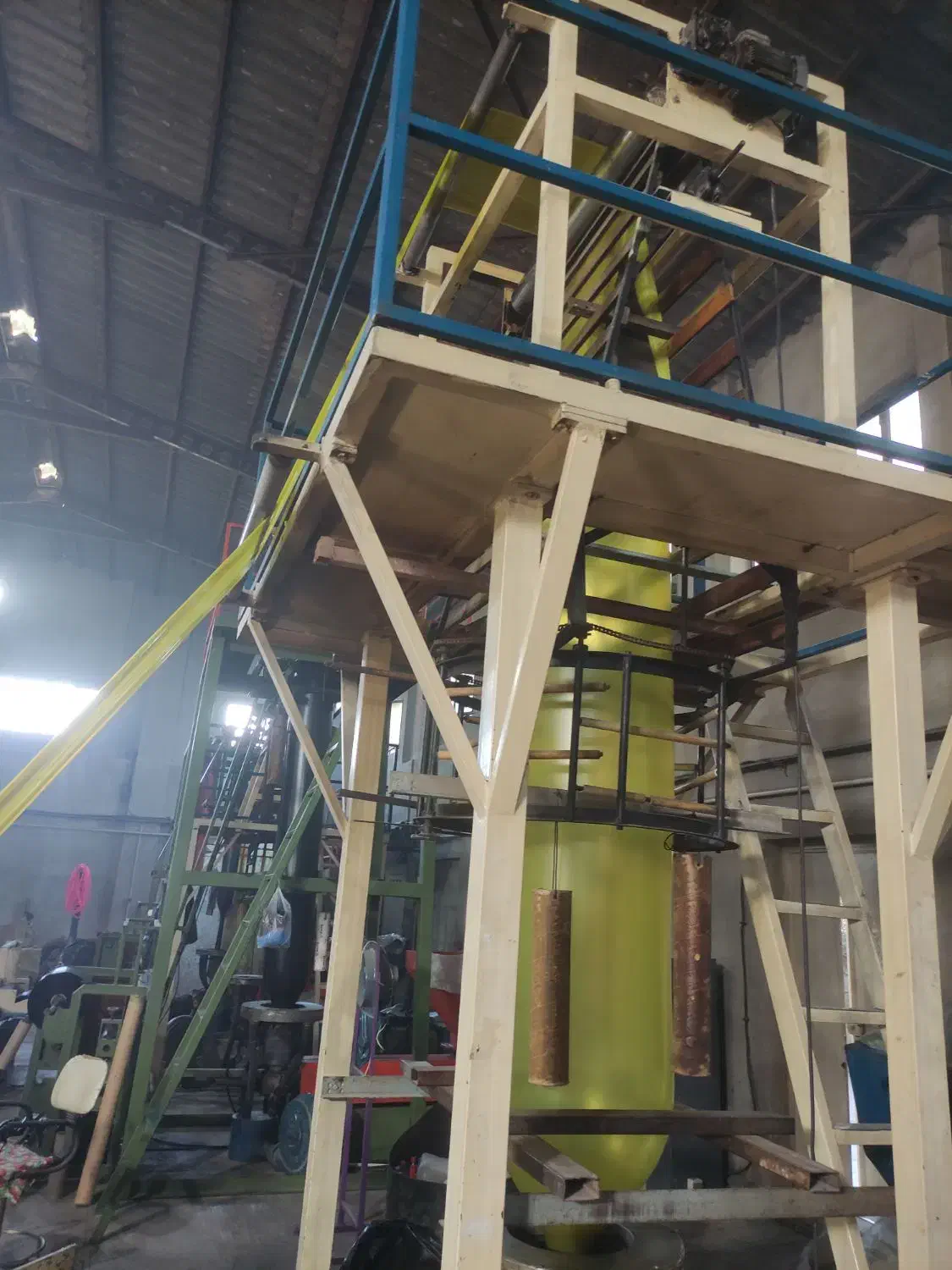 کار در کارخانه تولید پلاستیک|استخدام صنعتی، فنی، مهندسی|آق قلا, |دیوار