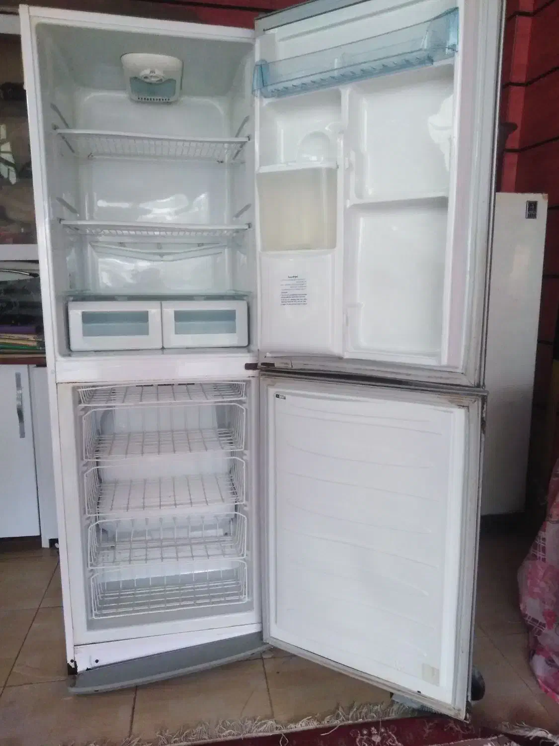 یخچال بالا یخچال پایین فریزر|یخچال و فریزر|طاهرگوراب, |دیوار